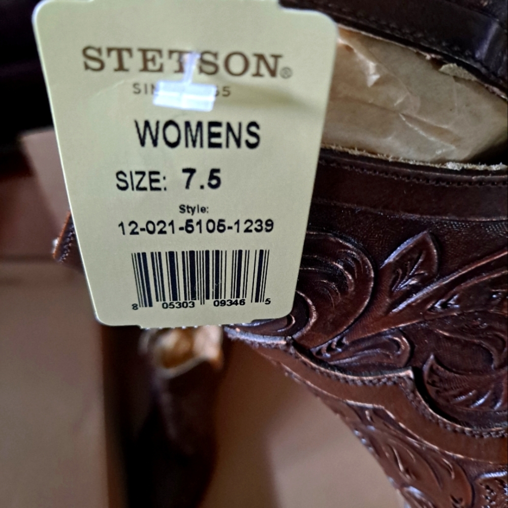 Brand new STETSON hand tooled leather ankle boots--size 7.5